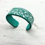 Load image into Gallery viewer, Lace Cuff

